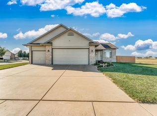 2619 E Mason Ridge Dr, Derby, KS 67037