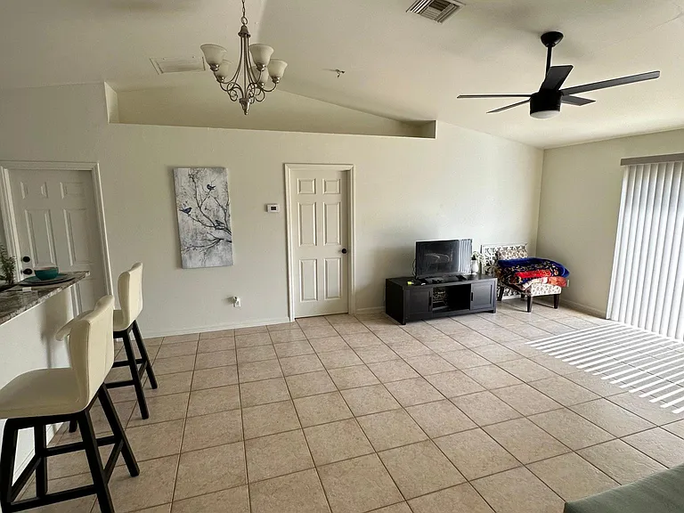 5027 Benton St — Photo 12