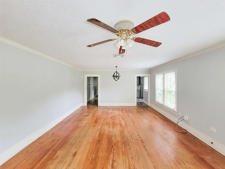 508 W Lang St — Photo 3