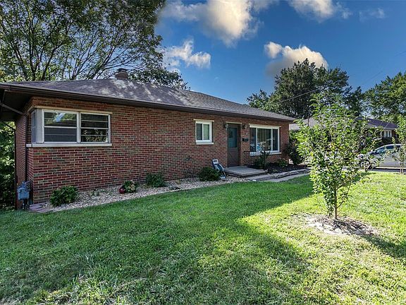 2nd image of 223 Hy Vista Dr
