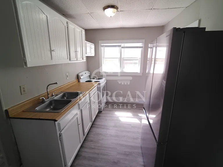 1627 W 6th St — Photo 3