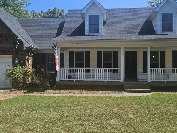 9031 Lakewood Dr, Louisville, KY 40272