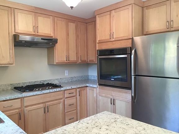 5th image of 1374 Sierra St