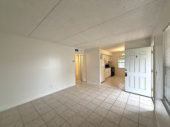 5th image of 731 Michigan Ct APT 1