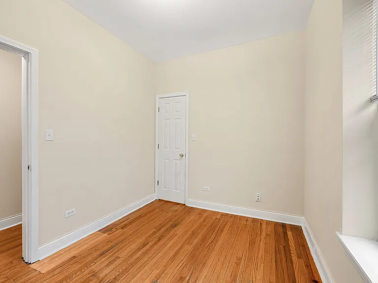 4934 S King Dr #2 — Photo 12
