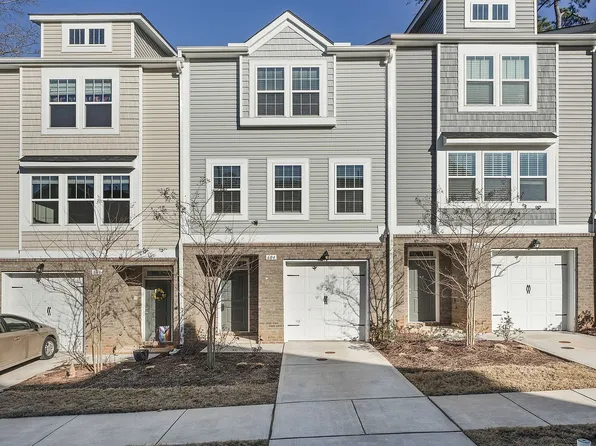 604 Parkington Ln, Cary, NC 27513
