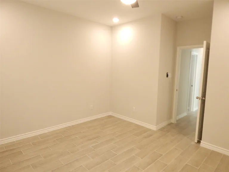 230 Northlawn — Photo 24