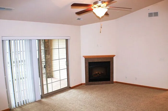 510 Pond View Dr #301 — Photo 3