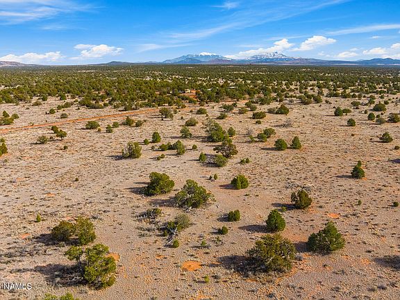 4th image of 812 N Kaibab Rd