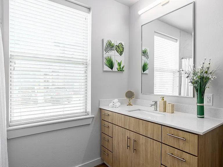 B1 Floorplan - Secondary Bathroom