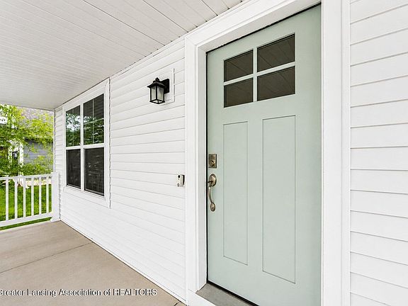 4th image of 676 Buteo Dr
