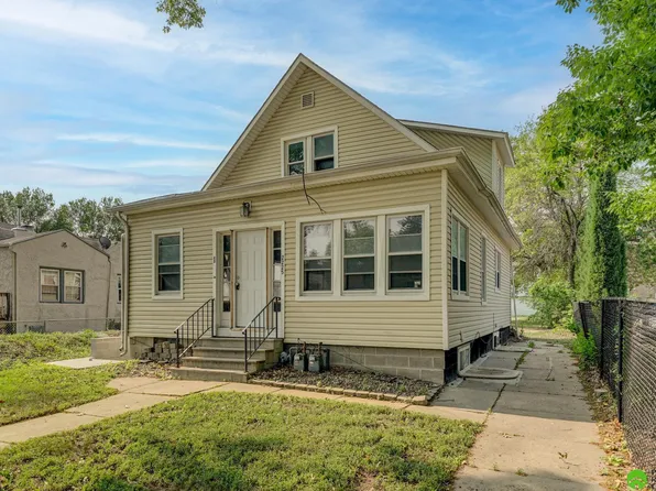 2225 D St, Lincoln, NE 68502