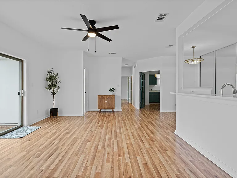 601 E Burgess Rd #H3 — Photo 5