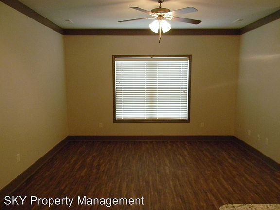 2nd image of 556 Emmett Ave APT 34