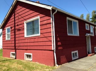 1136 1st St, Cosmopolis, WA 98537