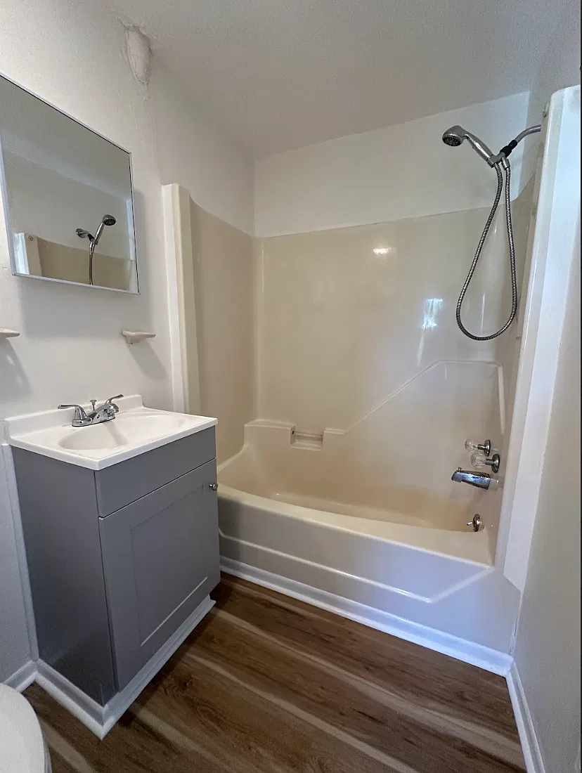 1 bed, 750 sqft, $800 — Photo 3