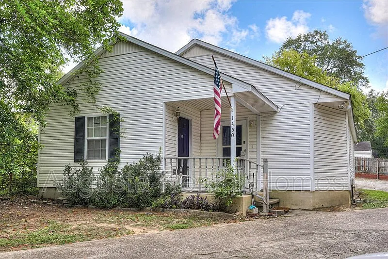 1 bed, 1.0 bath, 567 sqft, $900 — Photo 2