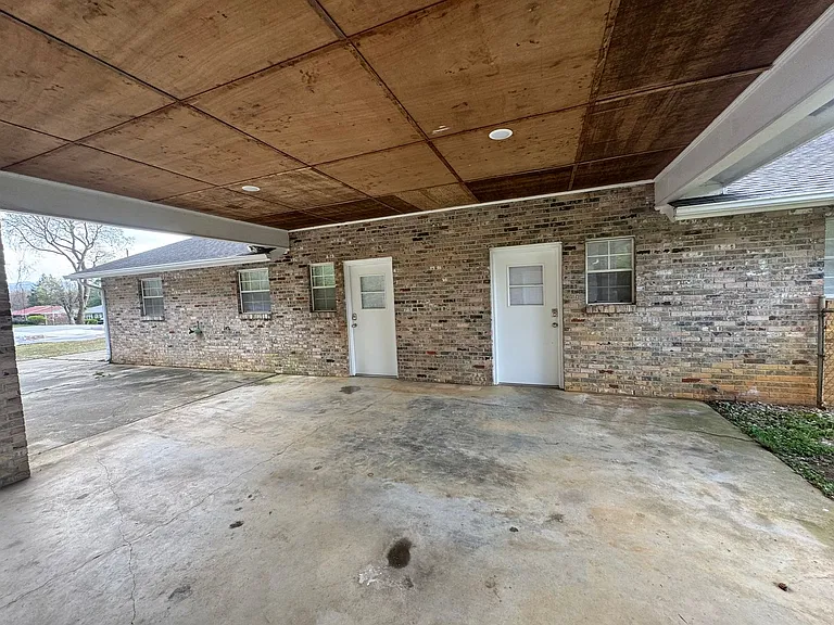 616 Commanche Dr — Photo 11