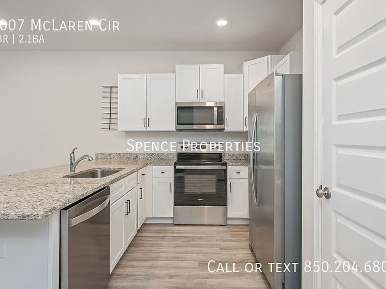 1007 McLaren Cir — Photo 14