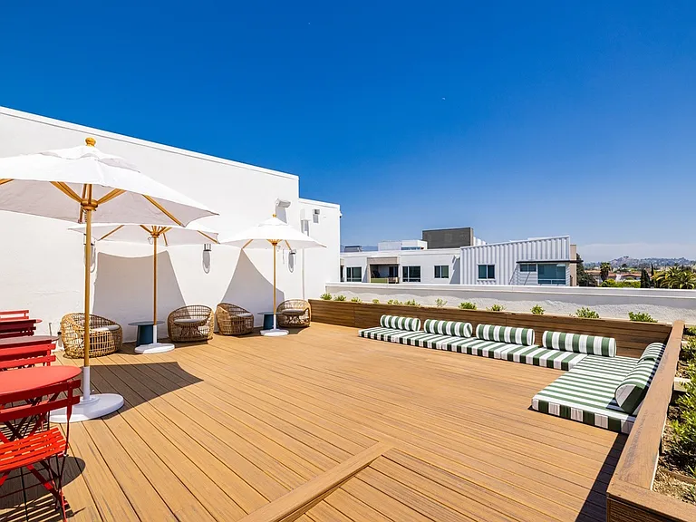 Rooftop Deck | Brio Apartments | Apartment in Glendale, CA
