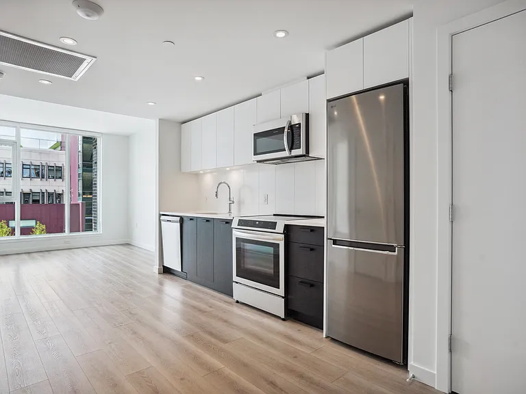 150 Braid St — Photo 42