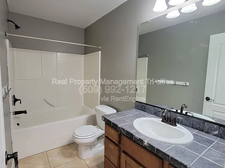 5017 Laredo Dr — Photo 15