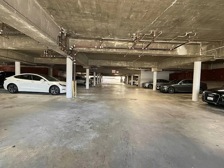 Lincoln Manor Apartments — Photo 10
