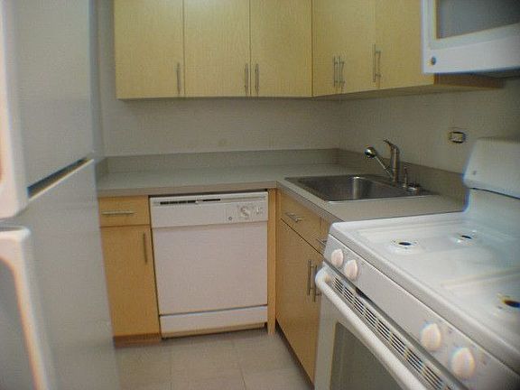2nd image of 4125 Case St APT 1O