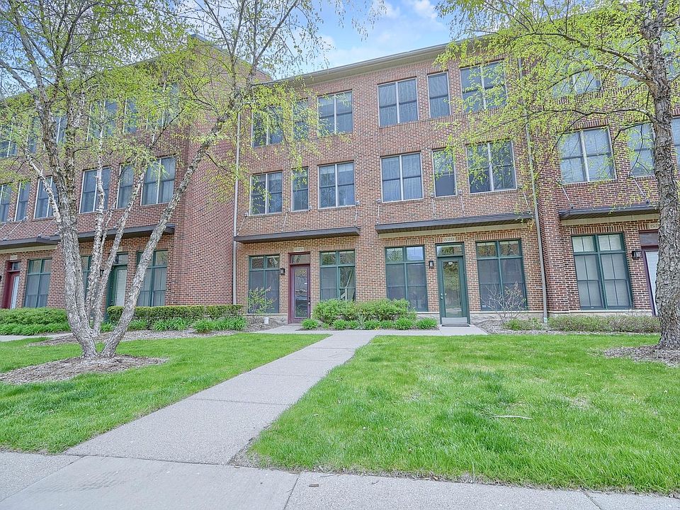 1st image of 527 Lewis St #527