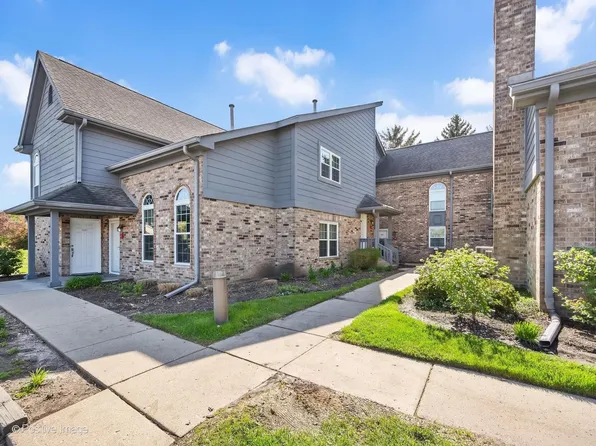 43 Foxcroft Rd APT 135, Naperville, IL 60565