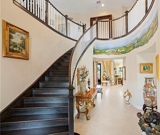 5th image of 9457 Greenleigh Ct