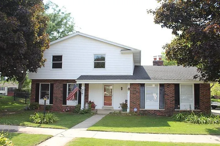 479 Park Ave photo 1