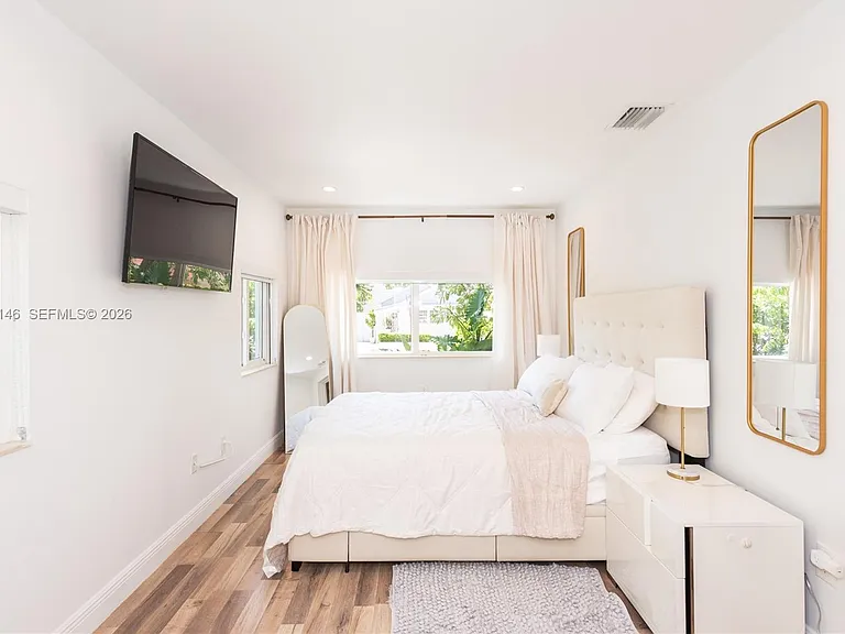 1450 SW 20th Ave — Photo 15