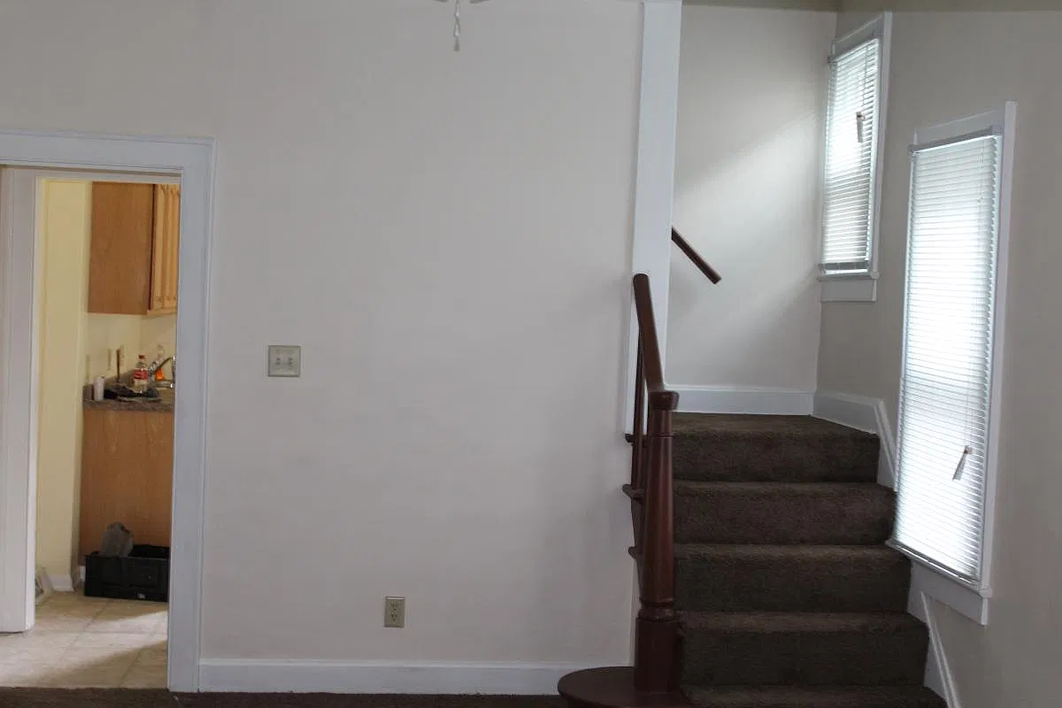 3 bed, 1000 sqft, $1,300 — Photo 4