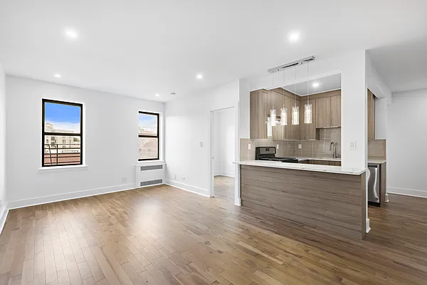 Sold by Thomas Lipovetsky, LREB | media 1