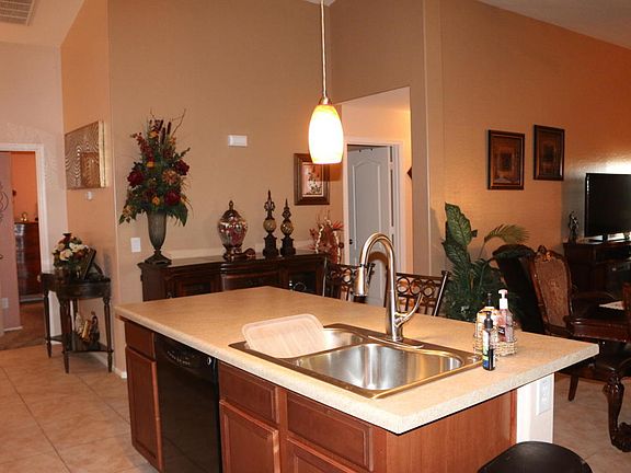 4th image of 10236 W Gross Ave