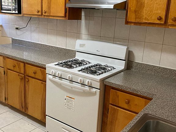 4th image of 8815 144th St APT L1