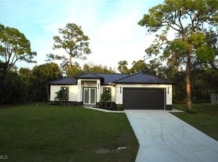 6050 N Moss Cir, Labelle, FL 33935