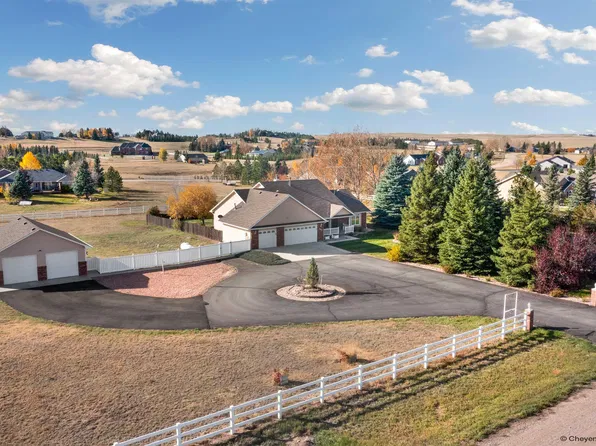 1113 Twin Mountain Rd, Cheyenne, WY 82009