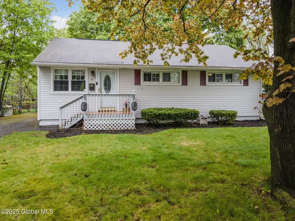 5 Elinor Place, Latham, NY 12110