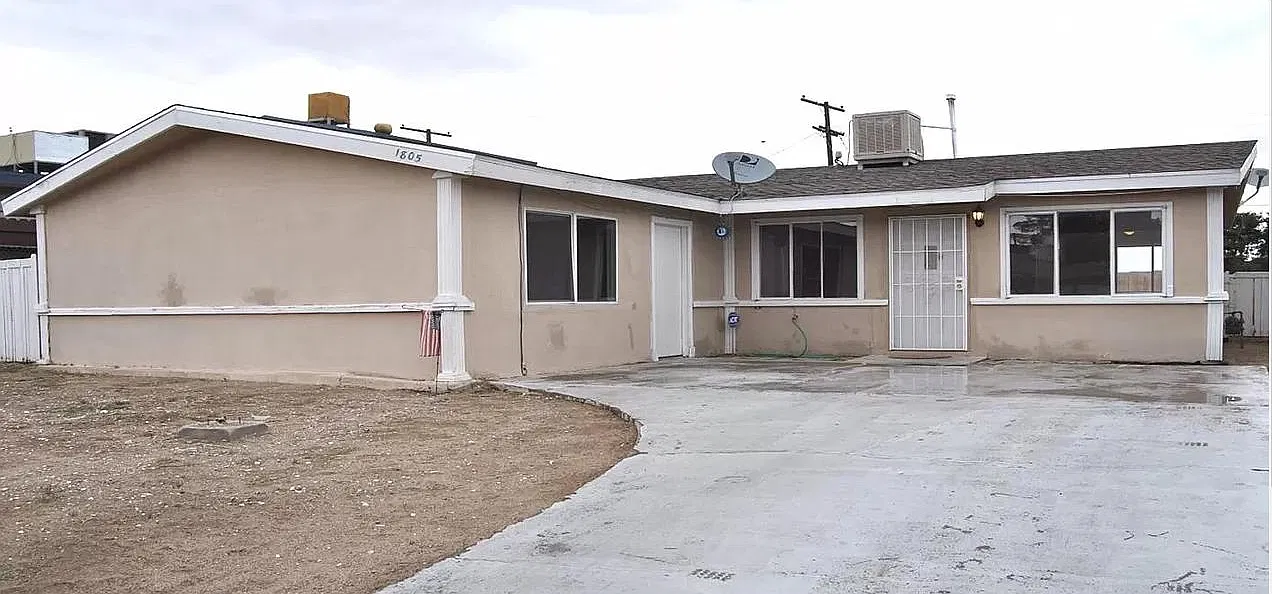1805 Sunset St — Photo 1