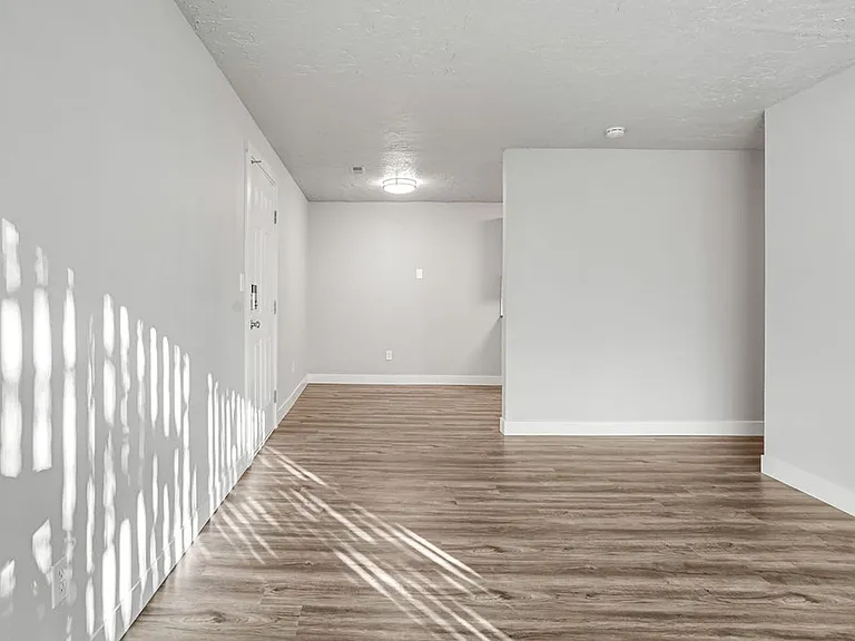 25 N Orchard Dr — Photo 13
