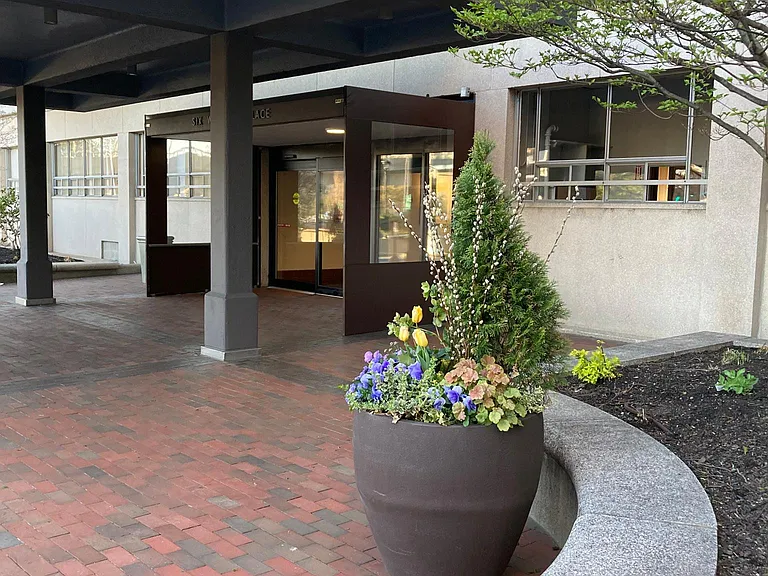 6 Whittier Pl #9E — Photo 2