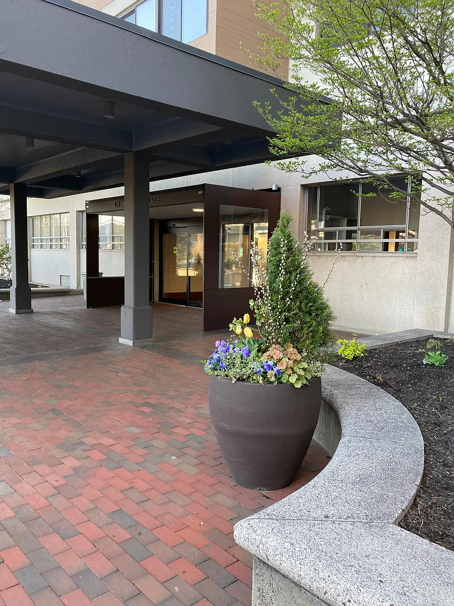 Photo 2 of 32 - 6 Whittier Pl #9E - Boston, MA Building Photo - 6 Whittier Pl #9E