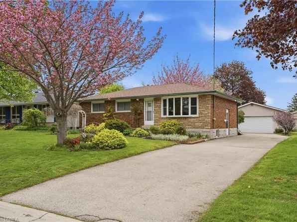 17 Kathleen St, Brant, ON N3L 1V7