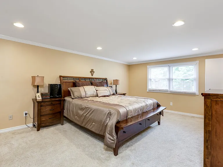 48124 Liberty Dr — Photo 20