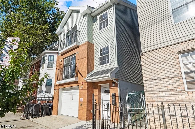 118 Oraton St