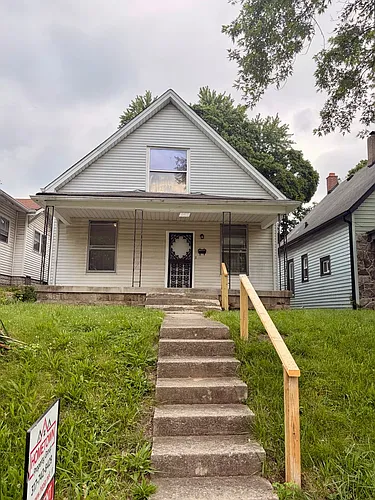 962 W 35th St Photo 1