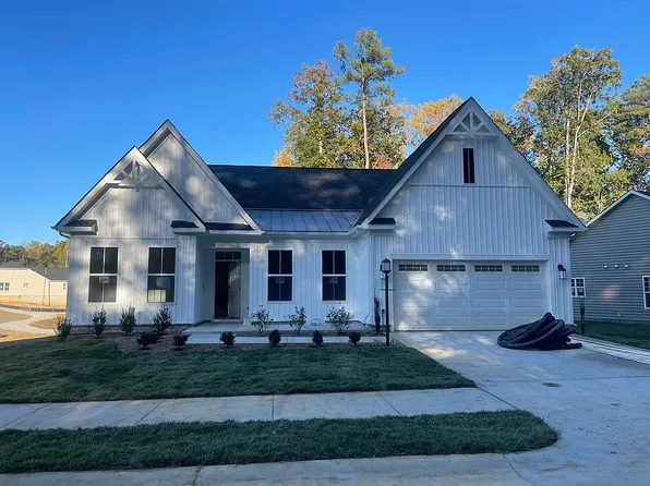 4086 Lord Dunmore Dr, Williamsburg, VA 23188