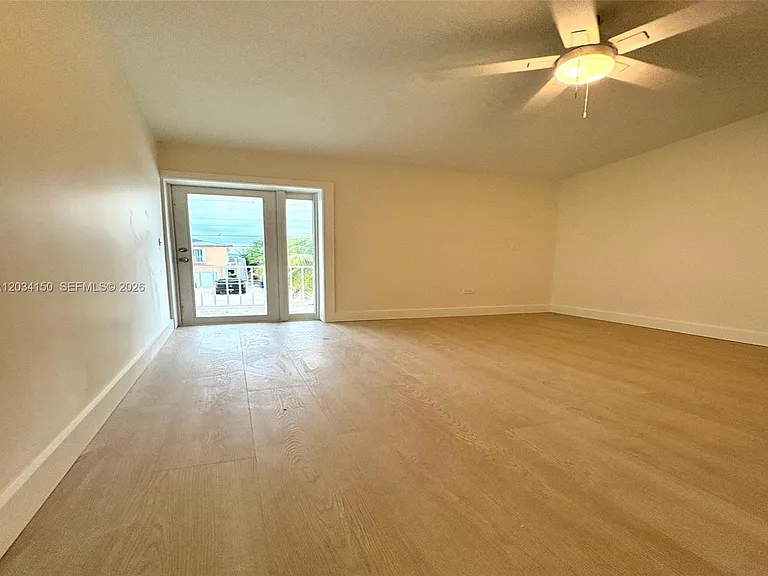 136 Marina Ave — Photo 10